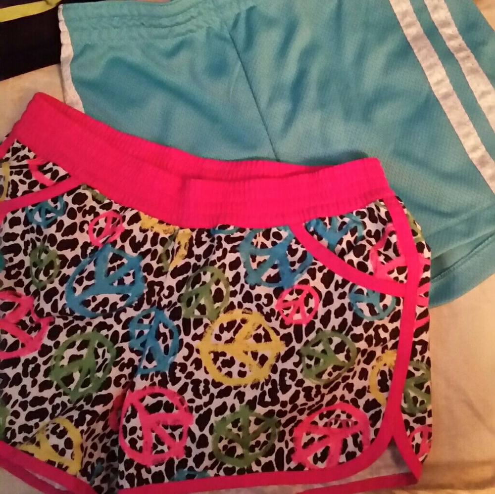 Shorts size xs in juniors fit like small